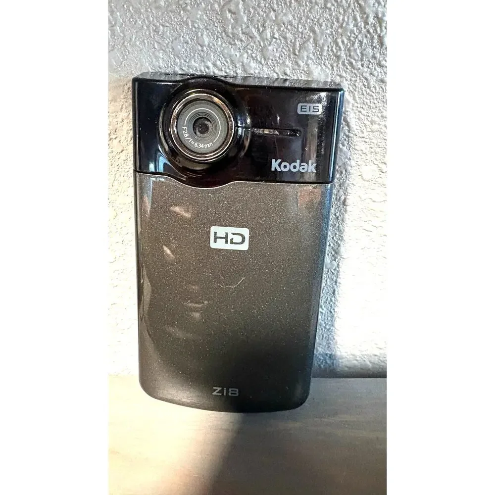 Kodak Zi8 pocket HD camera camcorder EIS digital photo/video